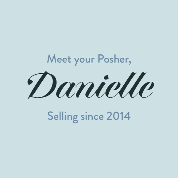 Meet your Posher, Danielle! - Picture 1 of 15
